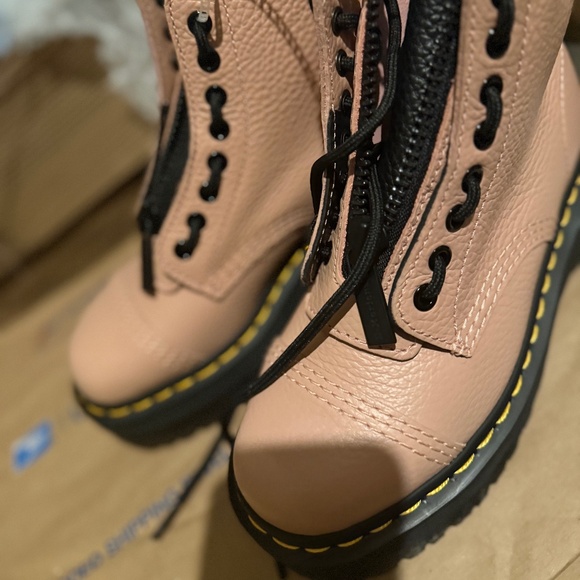 New Dr. Martens Sinclair Zip Front Boots in Peach Leather - Picture 5 of 10